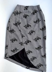 Chic Black & White Floral Skirt