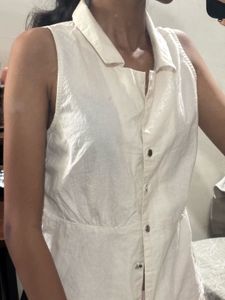 White Sleeveless Collared Top | Casual Chic Button