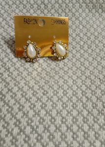 Brand New Gold Plated White Stone With Pearl Small Stud