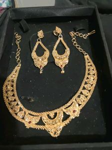 Elegant artificial Necklace and Earring Set