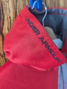 Under Armour Hoodie - Red
