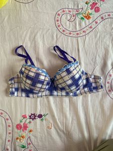 T-shirt/ Push Up Bra Paded