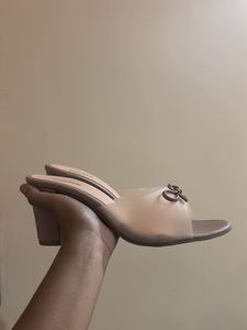 Chic Bow Detail Heels