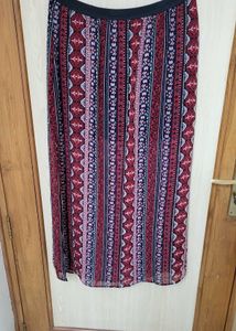 Nice Skirt With Side Slit And Half Liner Size 32"