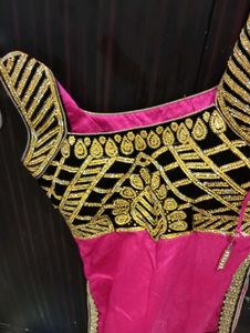 Elegant Pink &amp; Black Embroidered Kurta