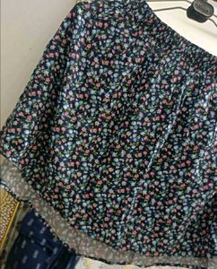 Blue floral print skirt 🌷