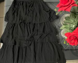 Black tiered skirt