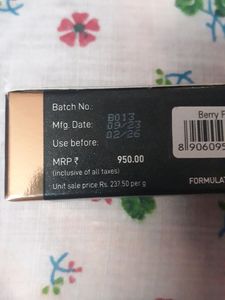 Myglamm manish Malhotra Lipstick Berry Fantasy