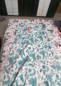 Beautiful Floral Print Kurta