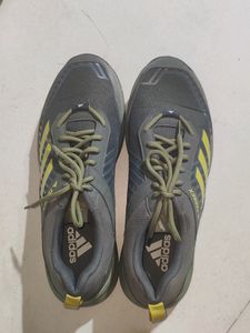 Adidas men's casual shoes. No Offered Coins. unuse