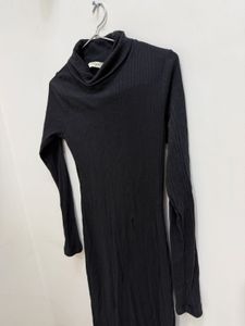Black Ribbed Turtleneck Midi Dress