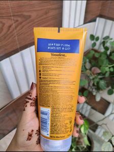 Vaseline Gluta-Hya Sunscreen SPF 50