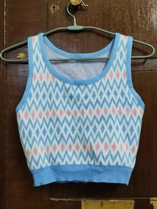 Urbanic Cropped Knit Blue Pattern Top
