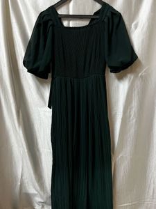 Elegant Pleated Square Neck Dress