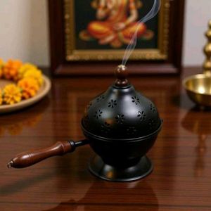 Sale 💰🎈🎈. Vintage Incense Burner