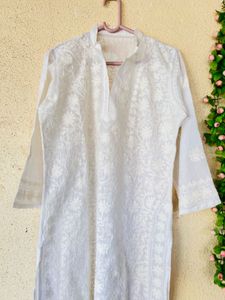 Elegant White Chikankari Kurta
