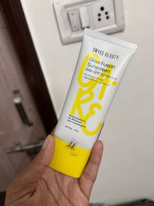 Swiss Beauty Glow Fusion Sunscreen SPF 50