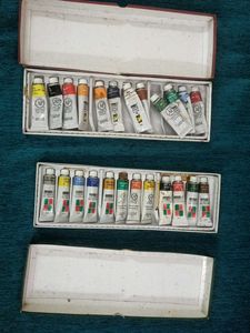 Camel Artist Acrylic &amp; Oil Colors Set