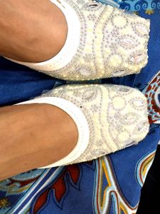 Embellished White Juttis