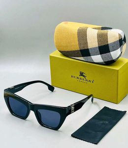 Burberry Sunglasses unisex