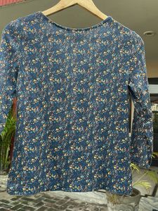 Floral Print Lace-Up Neckline Top