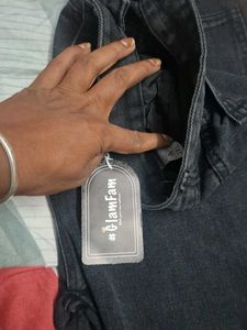 charcol reipped jeans