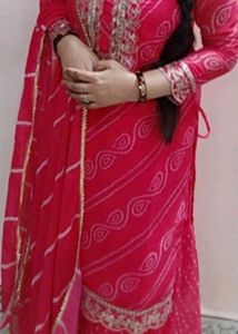 Elegant Pink Bandhani Kurta Set
