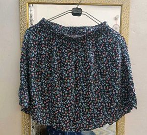 Blue floral print skirt 🌷