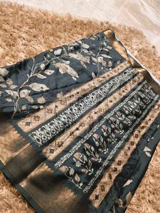 Elegant Leaf Print Saree