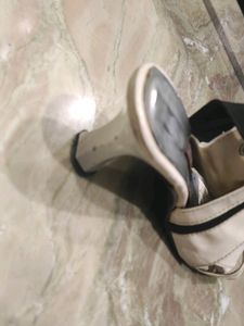 Girls Heels Good Condition