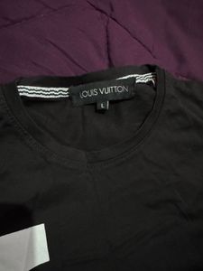 Louis Vuitton V Logo T-Shirt