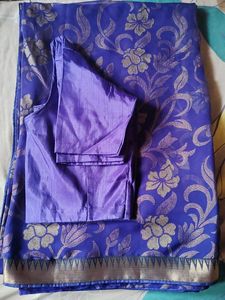 Set Of Elegant Royal Blue Floral Saree with blouse