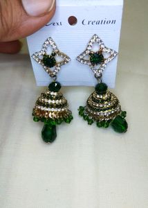 Smart Look Earrings  emerald green  Colour