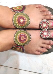 3 Pairs Of Flipflops And Bellies
