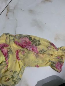 Chic Yellow Floral Puff Sleeve Wrap Top