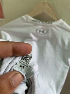 Under Armour Long Sleeve Tee (T529)