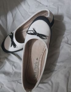 Plain Kawaii Korean Style Black &amp; White Pumps Bow