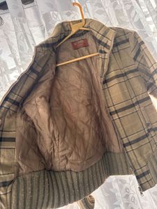 Stylish Checked Winter Jacket – Warm &amp; Trendy