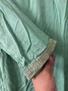 Elegant Green Embellished Embroidered Kurta