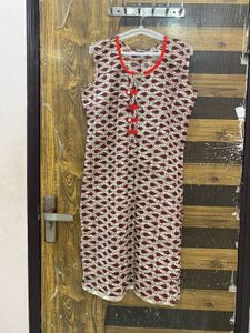 Stylish Sleeveless Kurta with Red Accents
