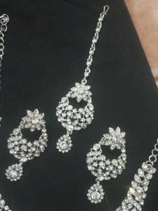 Stunning Rhinestone Jewellery Set