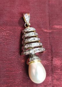 Pendant And Earrings Set