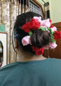 Handmade Floral Scrunchie om