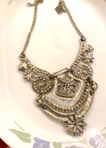 Stunning Rhinestone Statement Necklace
