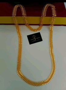 Elegant Gold Chain Necklace