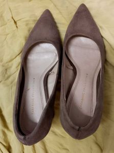 beautiful zara pum stilletoes