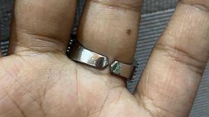Sparkling Floral Design Ring