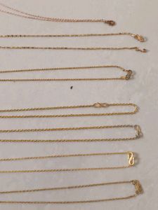 Lot of 7 Delicate Necklaces