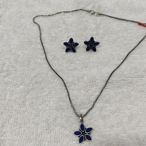 pendant set with chain