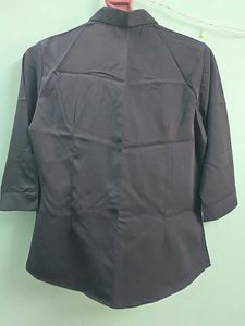 Chic Black 3/4 Sleeve Collared Top